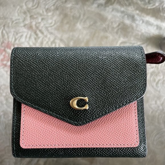 NWT Wyn Small Wallet In Colorblock - Picture 1 of 5
